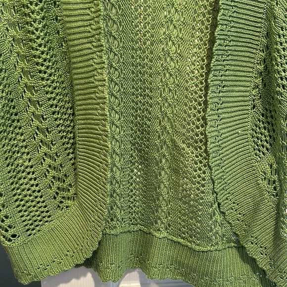 Green woman’s cardigan - Picture 2 of 4